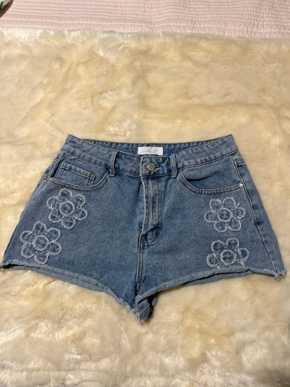 Flower-patch Denim Shorts